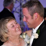 groom-mother-dance-photos